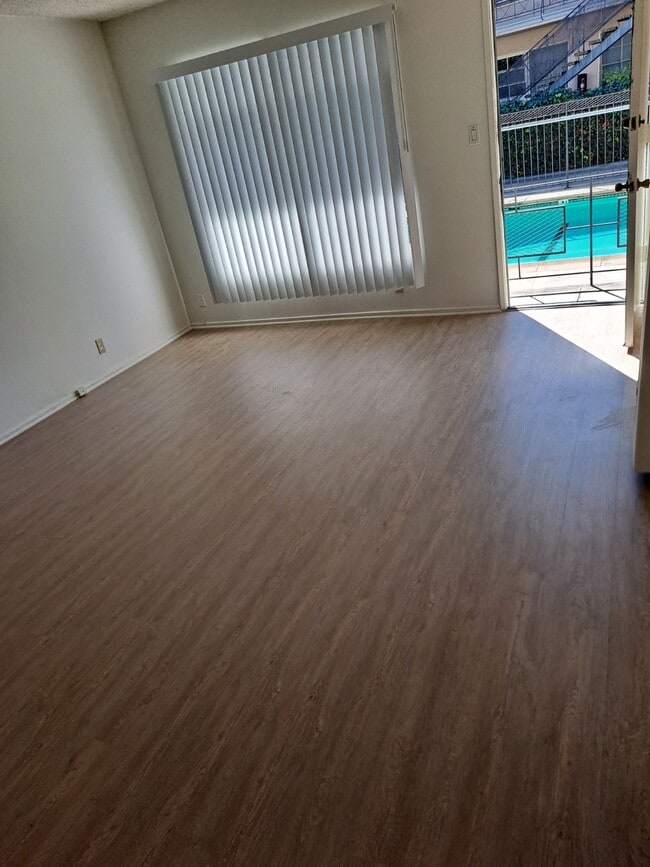 Building Photo - 4323 Ventura Canyon Ave