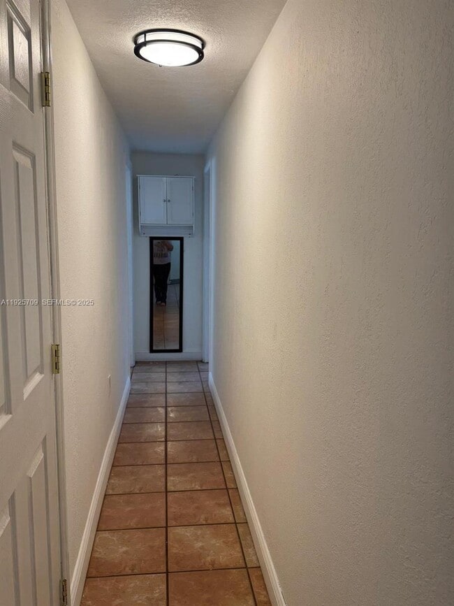 Building Photo - 4610 SW 116th Ave