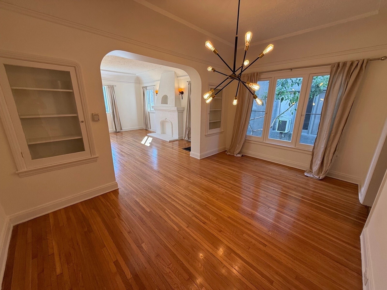 Building Photo - 339 N Orange Dr