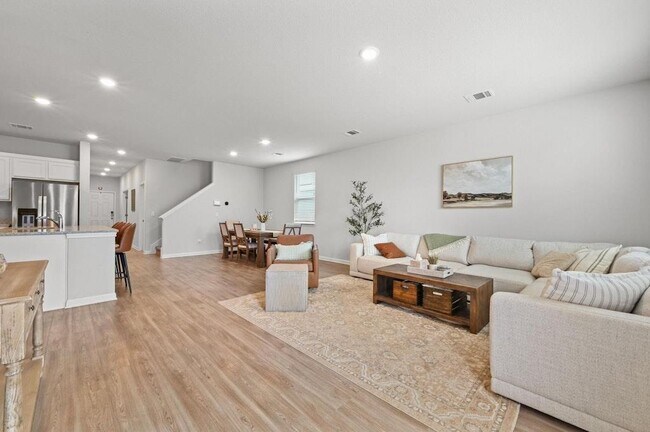 Building Photo - 13309 Silver Blazer Dr