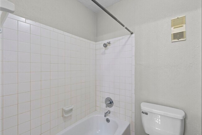 Building Photo - 7823 Bateman Ln