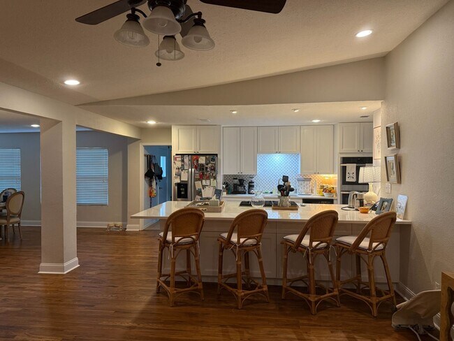 Building Photo - Overton Park home for Lease