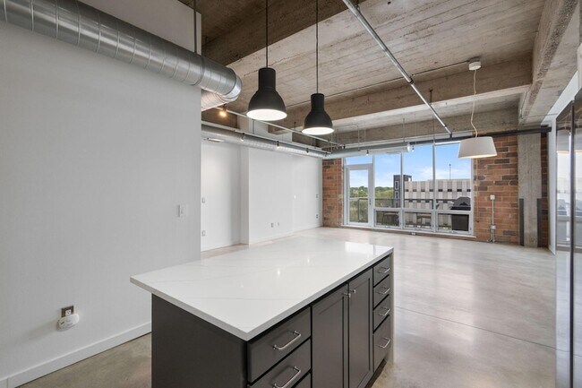 Building Photo - 901 N 3rd St