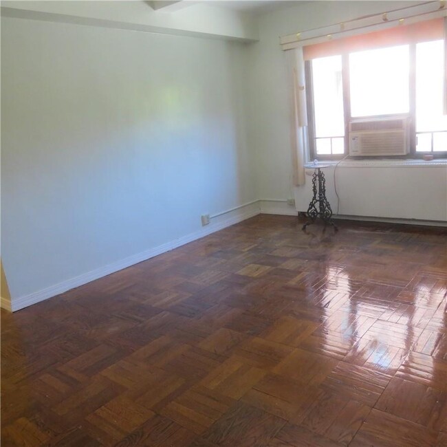 Building Photo - 1651 Metropolitan Ave