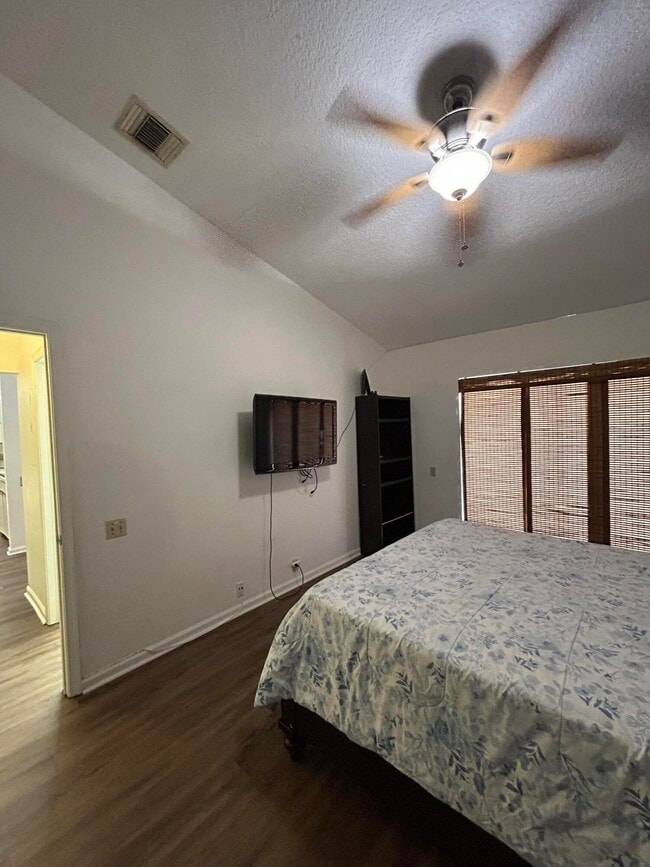 Building Photo - 1593 Hawthorne Pl