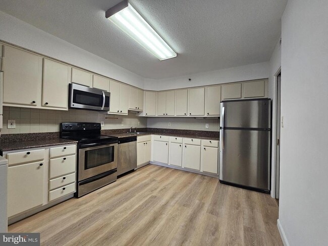 Building Photo - 3709 S George Mason Dr