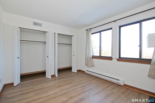 Building Photo - 29 Salmon Run