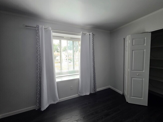 Building Photo - 2425 Arbor Ct