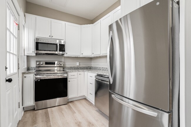 Building Photo - 163 Martin Ave