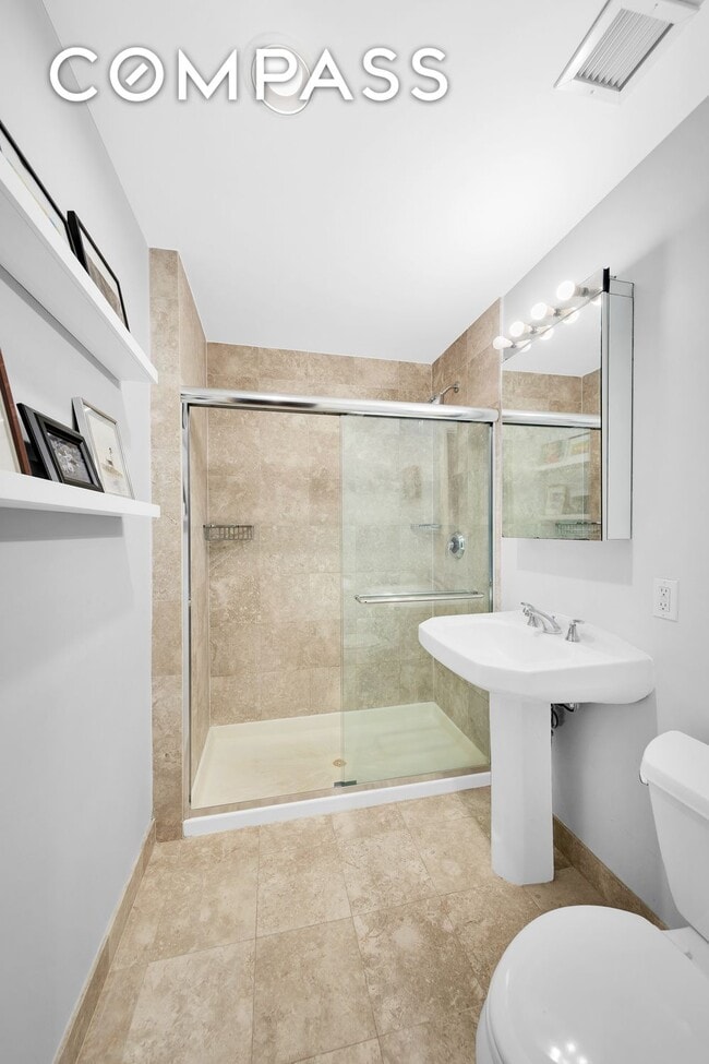 Building Photo - 316 2nd St