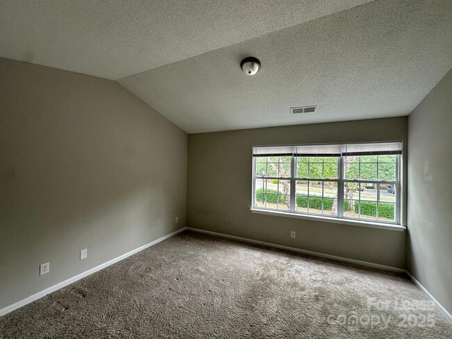Building Photo - 626 Emerald Cove Dr
