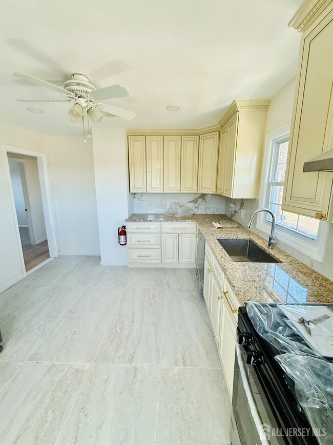 Building Photo - 54 Bergen St