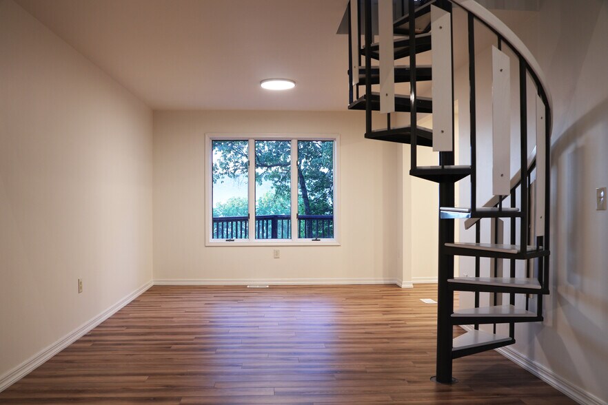 Building Photo - 314 Bear Hollow Rd