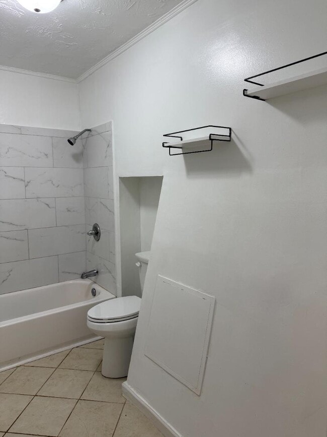 Building Photo - 721 Wedgewood Dr
