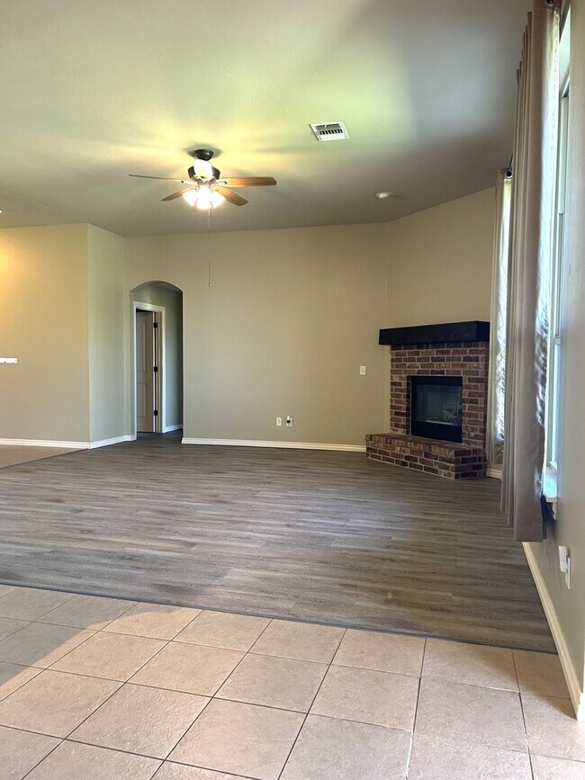 Building Photo - 9517 Crooked Creek Ln