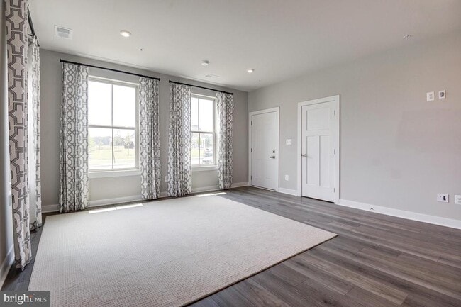 Building Photo - 24276 Thurso Sq
