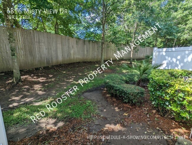 Building Photo - 3 bedroom townhouse, Lakeside community, P...