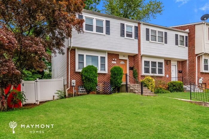 Building Photo - 6121 Fairwood Ave