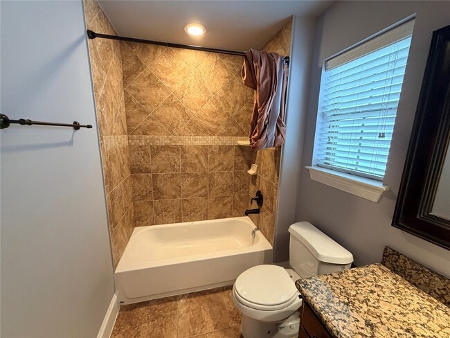 Building Photo - 1007 Kern St