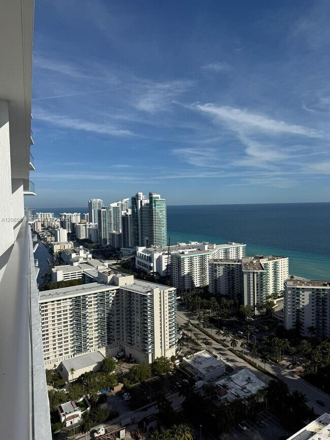 Building Photo - 4010 S Ocean Dr