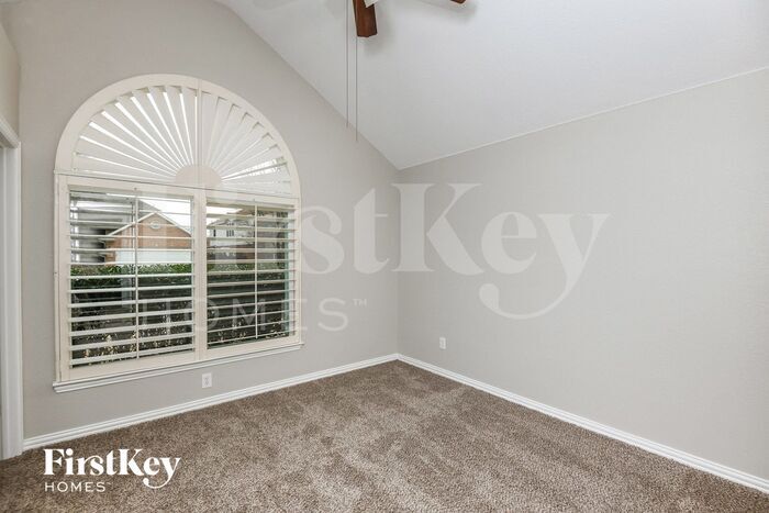 Building Photo - 5500 Milford Dr