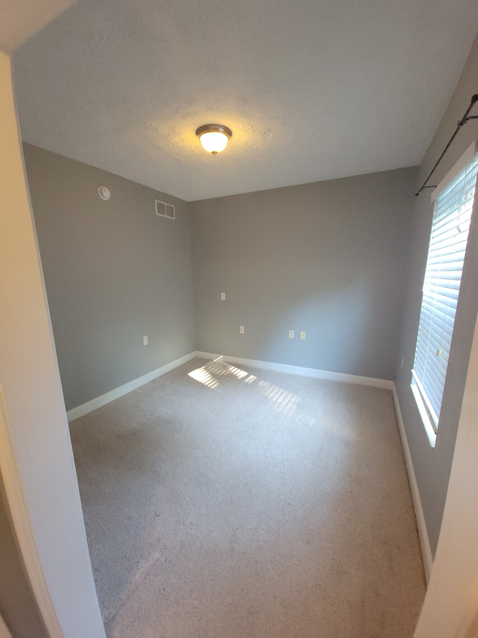 Building Photo - 6026 E Fieldstone Hills Dr