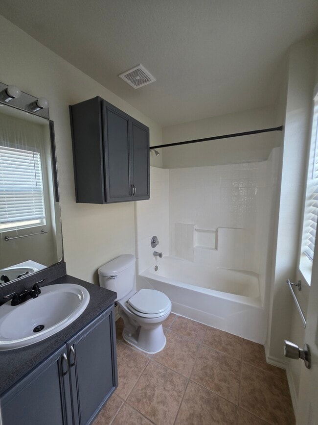 Building Photo - 9714 Coyote Creek Dr