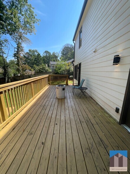 Building Photo - 758 Brownlee Ln