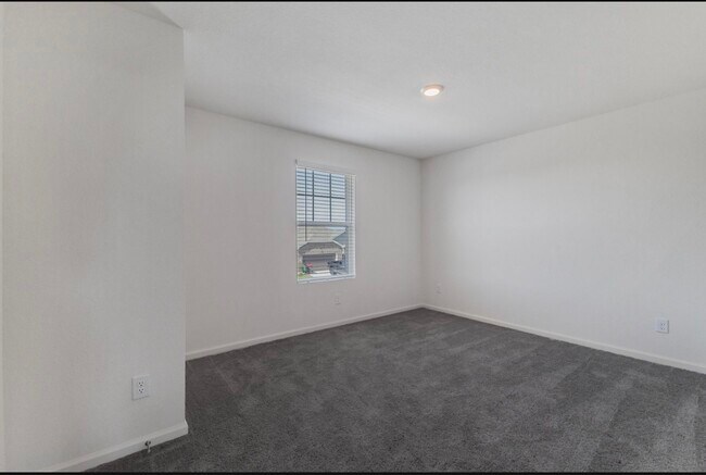 Building Photo - 27235 Blue Pool Dr