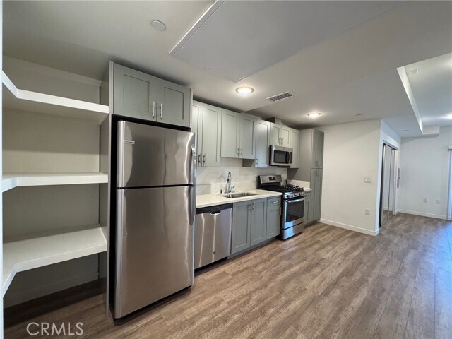 Building Photo - 1025 S Berendo St