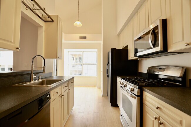 Building Photo - Welcome Home!