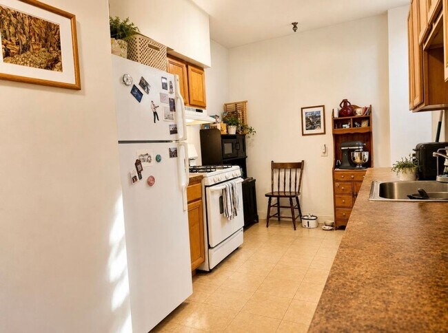 Building Photo - Amazing apartment in Brighton