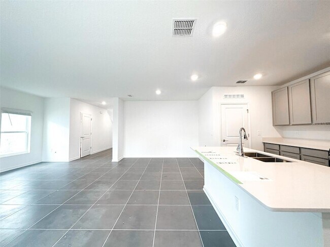 Building Photo - 26159 Feathergrass Cir