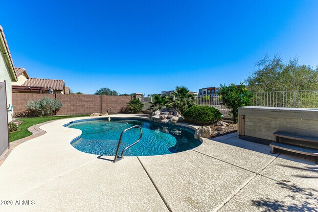 Building Photo - 1429 S 237th Ln