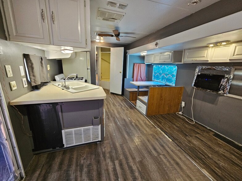 6618 #14 Kitchen - 6618 Topper Run