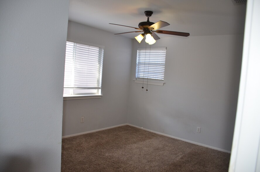 Building Photo - 9142 Maggie Ct