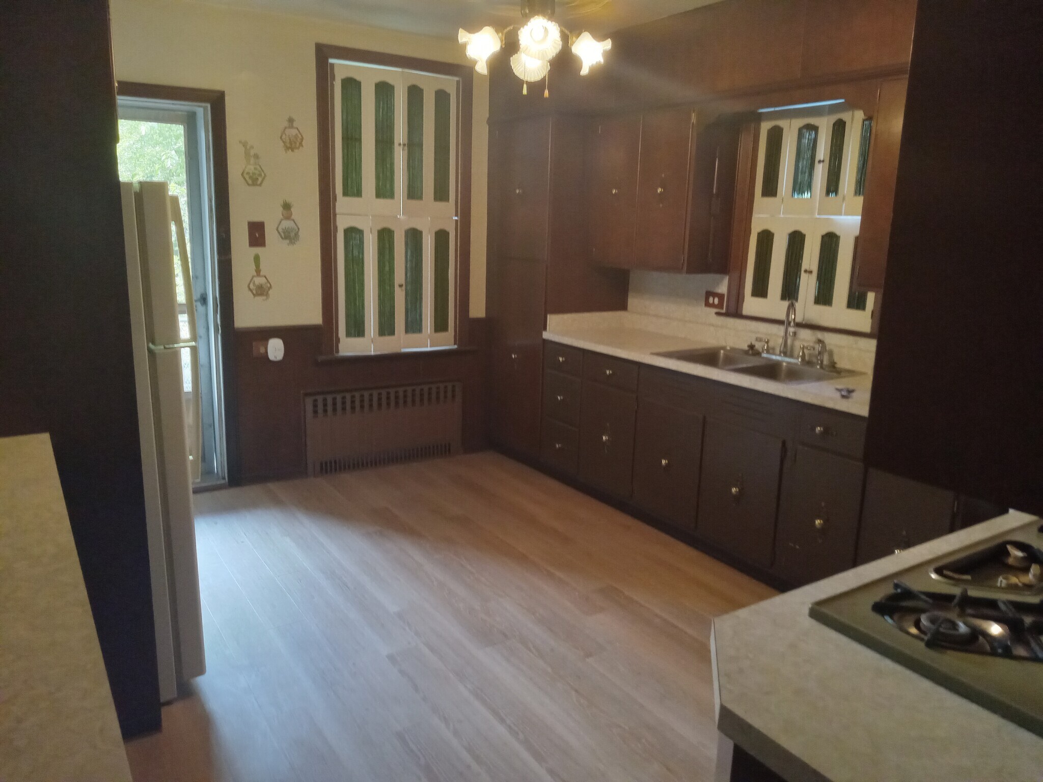 Kitchen - 5026 W Hutchinson St