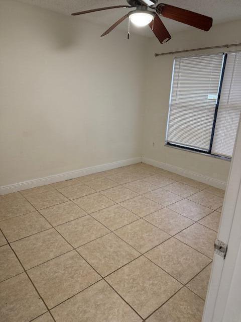 Building Photo - 1562 Lake Crystal Dr