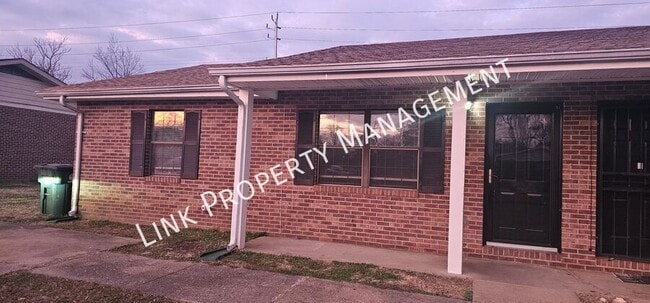 Building Photo - 5101 N Moore Ln