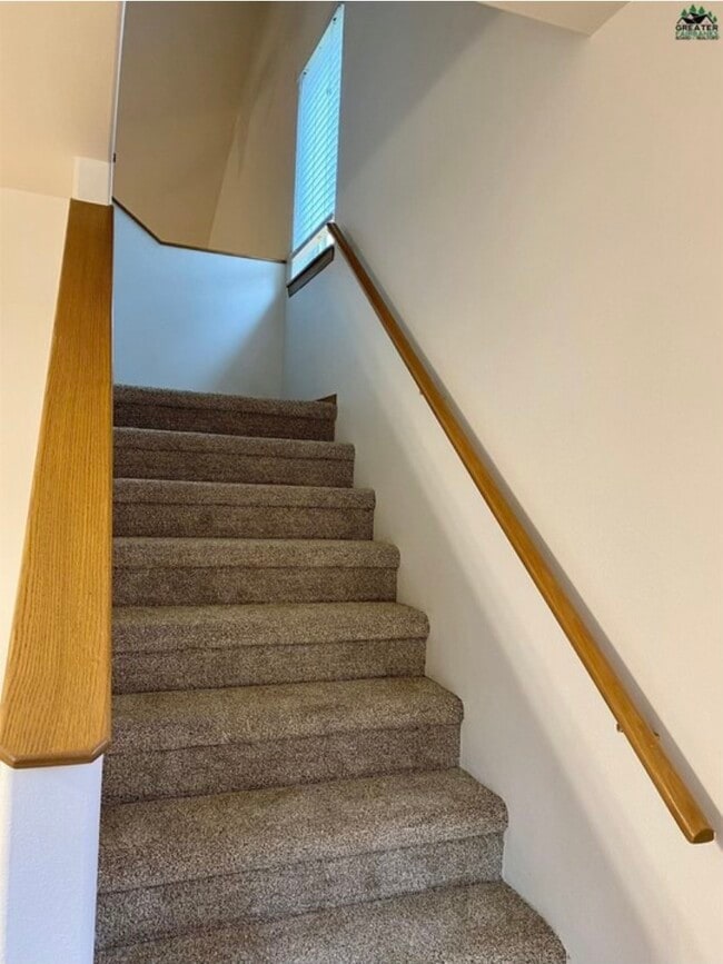 Building Photo - 1427 Garay St