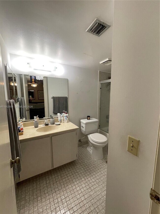 Building Photo - 6800 Cypress Rd