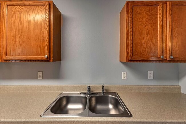 Building Photo - For Rent – Spacious 3 Bed / 2 Bath Duplex