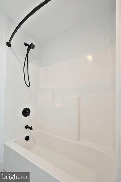 Building Photo - 1024 Trinity Rd