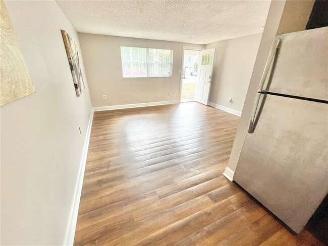 Building Photo - 813 S Fremont Ave