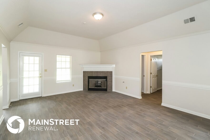 Building Photo - 2323 Kindlewood Dr