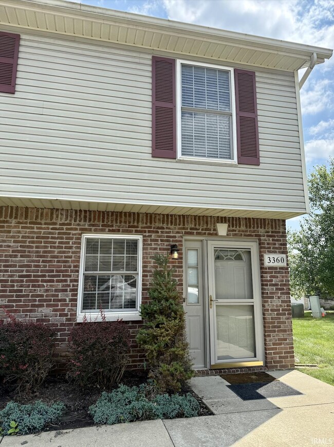 Primary Photo - 3360 S Oaklawn Cir