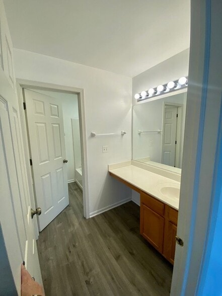 Building Photo - 315 Richmond Dr