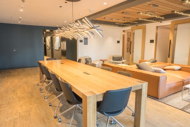 Building Photo - 2Bd/2Ba Seattle Condo