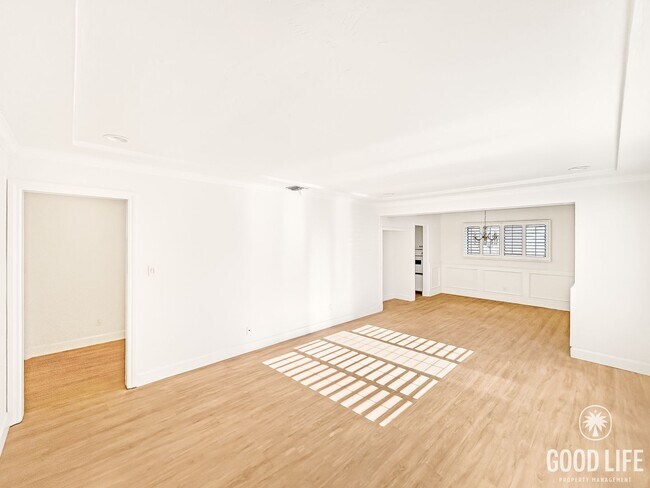 Building Photo - Beautiful 3BD/2BA W/ Private Pool, Garage, and A/C in Ocean Beach!