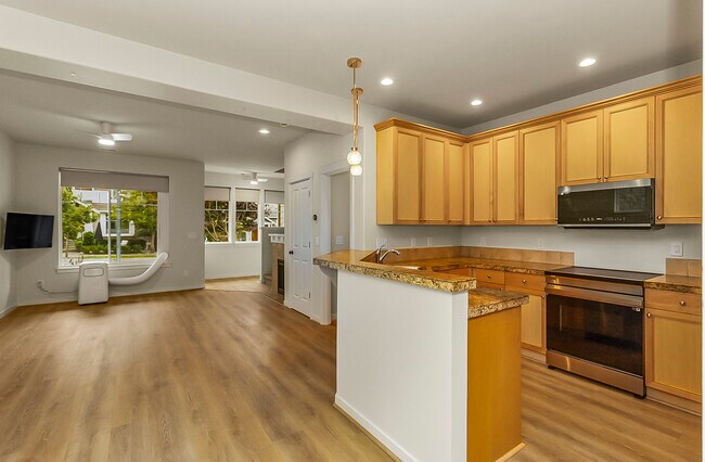 Building Photo - 14810 9th Dr SE